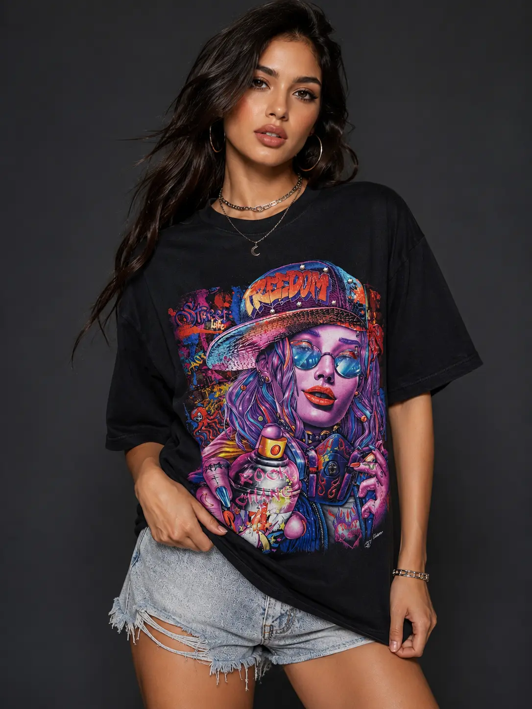 4D Glow Street Queen Graphic T-Shirt | Glow in the Dark | Made in Thailand